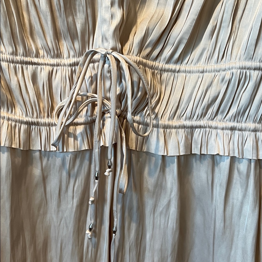 Ellie Tahari blouse in ecru. NWT. Beautiful and romantic. - Picture 5 of 10